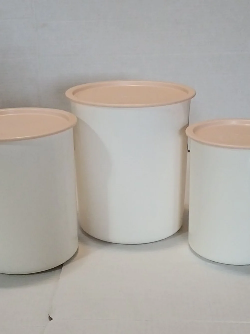 VTG Tupperware One 3pc-2QT Round Nesting Storage Canister Set Soft Pink/Ivory